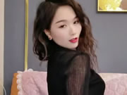 Kanepede Asya çorap güzelliği seninle dalga geçiyor