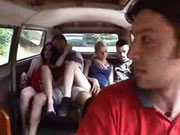 Otobüste seks yapan iki erkek ve iki kadın